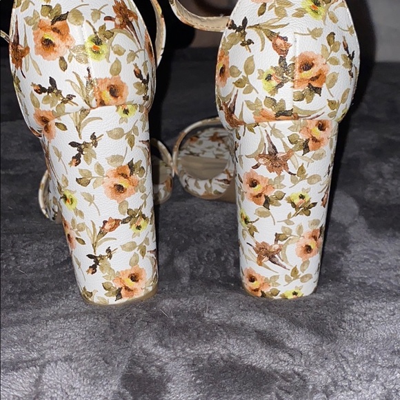 Really cute heels - Picture 4 of 5